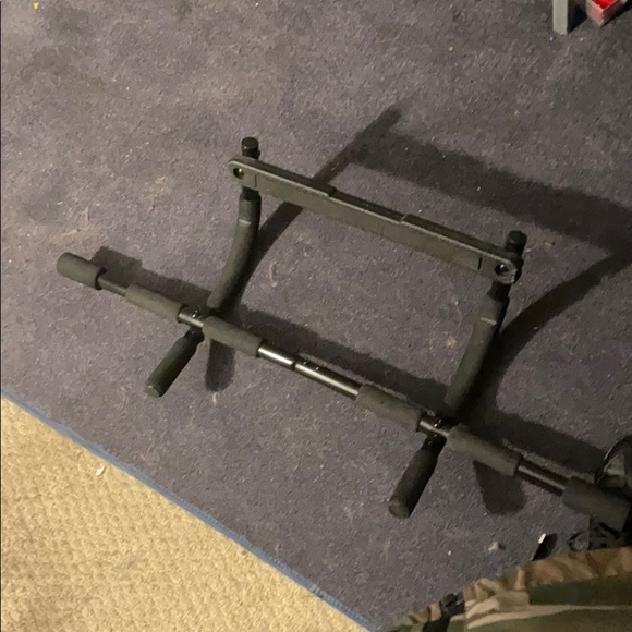 Pull up bar - Picture 2 of 2